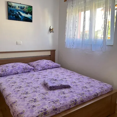Ana Apartamento