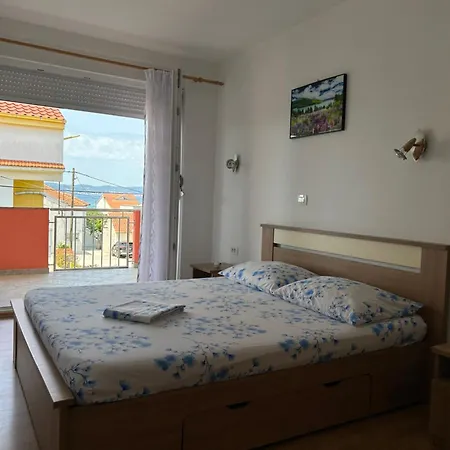 Ana Apartamento *